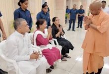 Photo of ‘किसी को भी न्याय मिलने में देरी न हो’, जनता दर्शन में बच्चों से मिले सीएम योगी