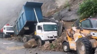 Photo of लखवाड़ बांध परियोजना निर्माण स्थल पर अचानक गिरा भारी मलबा