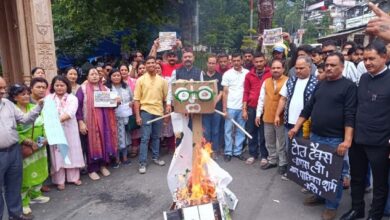 Photo of नैनीताल में बवाल…पालिकाध्यक्ष के एकतरफा ठेके के खिलाफ भड़के सभासद