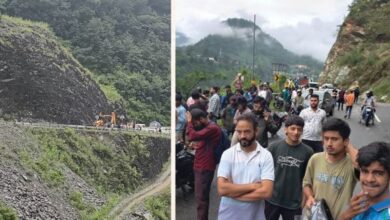 Photo of बाजपुर में भूस्खलन से बदरीनाथ हाईवे बंद, पहाड़ी दरकने से सिमली-ग्वालदम NH भी ठप