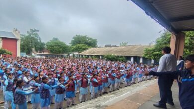 Photo of UP: कोई परेशान करे तो क्या करना है? इन 500 छात्राओं ने सीखा नया तरीका