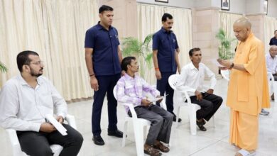 Photo of यूपी: जनता दर्शन में बोले सीएम योगी-जनसमस्याओं के निस्तारण में शिथिलता बर्दाश्त नहीं