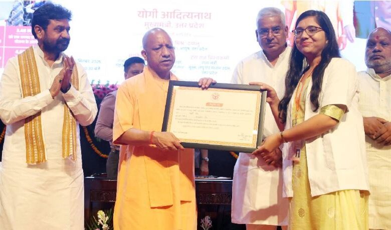 Photo of सीएम योगी का बड़ा एलान: यूपी में अगले छह महीने में एक लाख युवाओं को मिलेंगे नियुक्ति पत्र