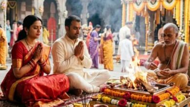 Photo of हवन में आहुति देते समय किस उंगली का करें इस्तेमाल?