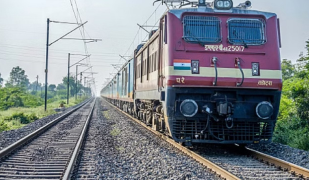 Photo of लखनऊ: आज से 85 ट्रेनों के बदलेंगे प्लेटफॉर्म