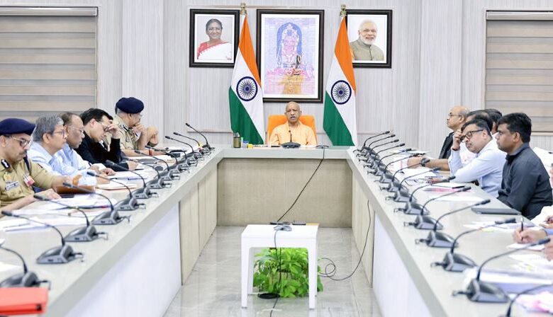 Photo of सीएम योगी का निर्देश, शोभायात्रा और विसर्जन मार्गों पर नहीं लगेंगी मांस-मदिरा की दुकानें