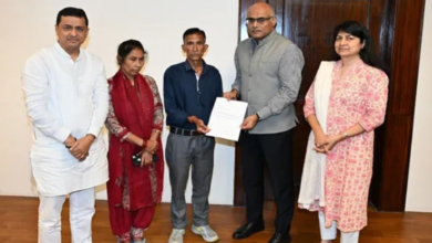 Photo of अंकिता भंडारी के माता-पिता से मिले सीबीआई अधिकारी